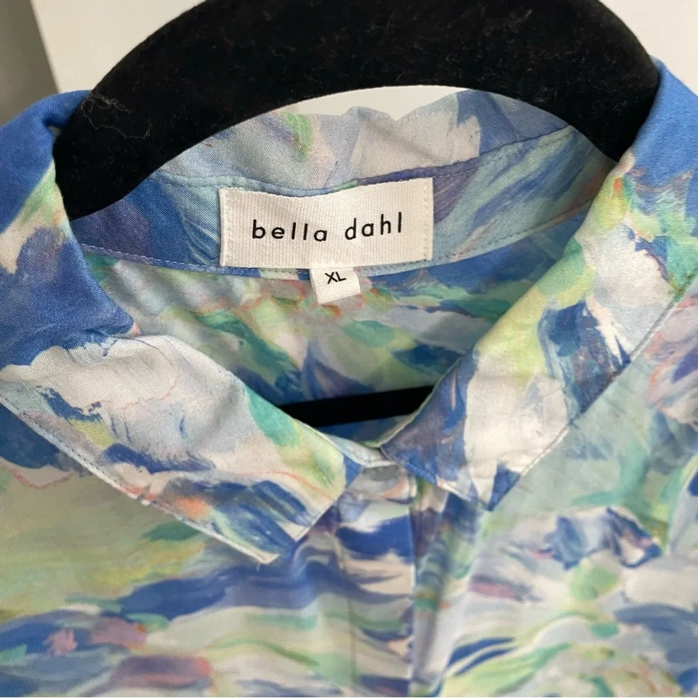 Bella Dahl Hidden Placket Button Up Blouse Painterly Floral. 14